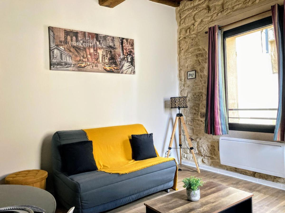 Immeuble 3 Apparts Centre Historique St Gilles Maisoncarreeconciergerie Saint-Gilles  Exterior foto